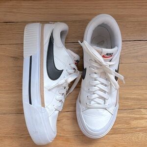 Nike Women’s Court Legacy Lift Shoes